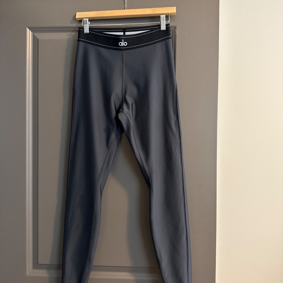 Excellent Condition Alo Airlift Suit Up Leggings - Picture 3 of 5
